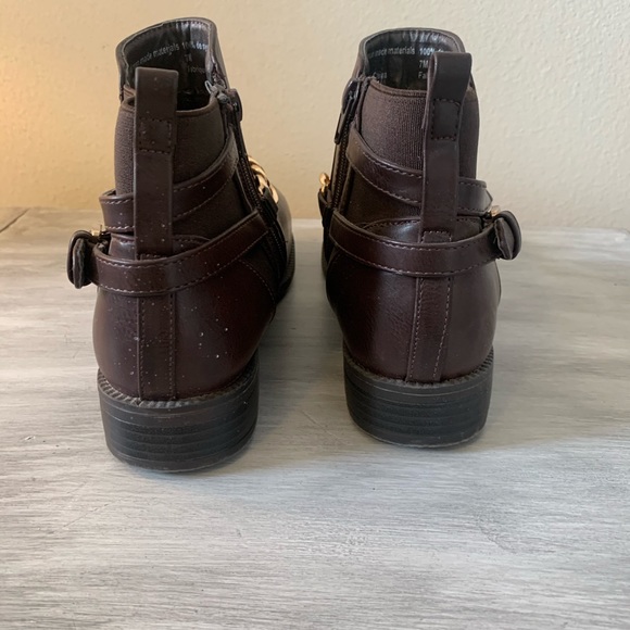 Brown Faux Leather Ankle Boots w/ chain accent - Picture 4 of 4